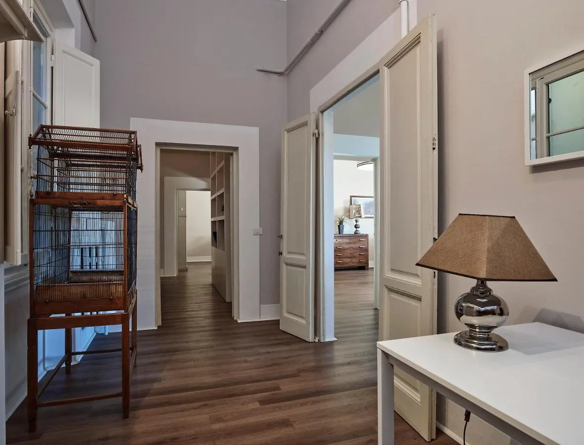 Art Apartment Dante Florence