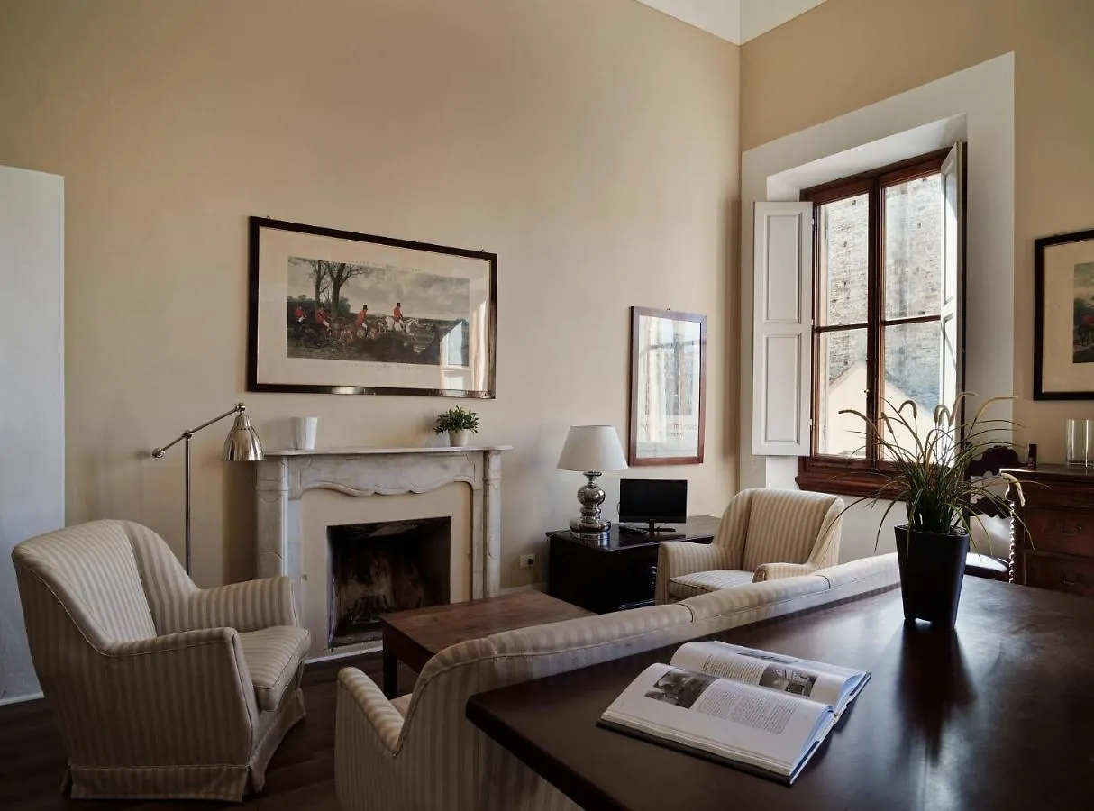 Art Apartment Dante Florence 0*,